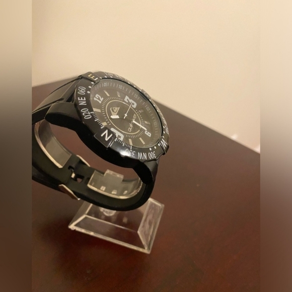 Quiksilver Black Compass Watch - Picture 3 of 4